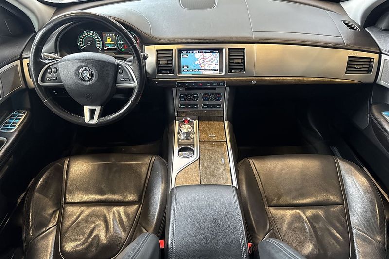 Jaguar XF bild 14