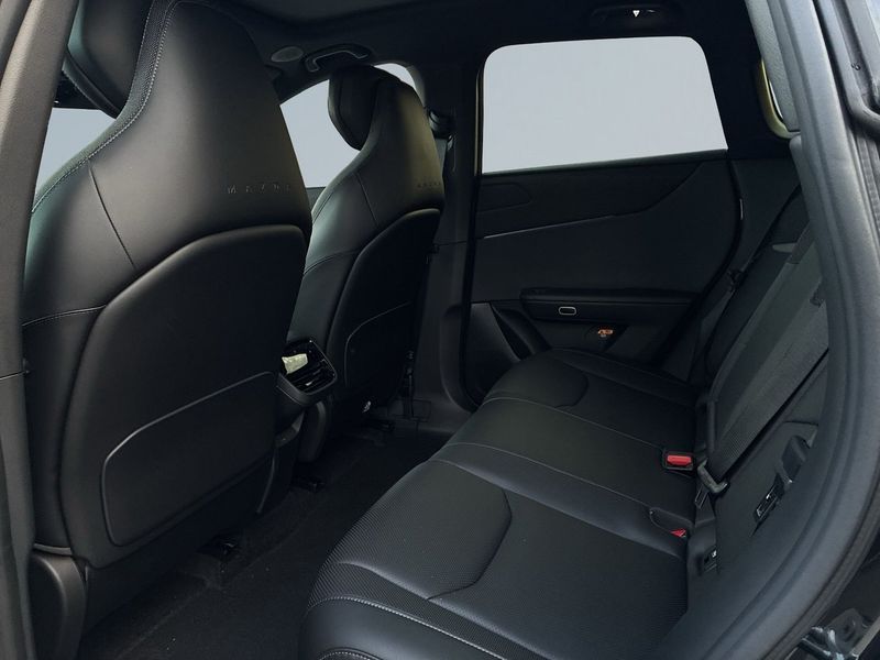 Mazda CX-6e bild 13