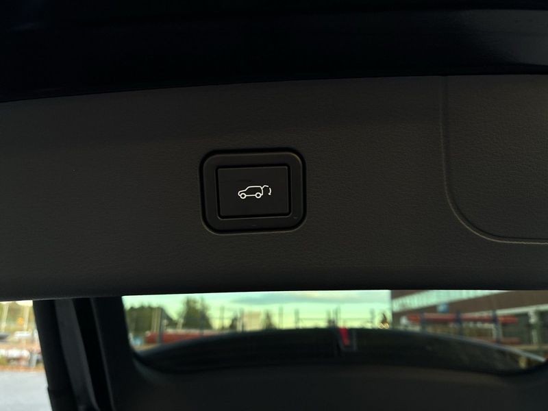 Mazda CX-6e bild 17