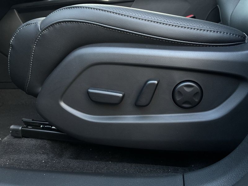 Mazda CX-6e bild 18
