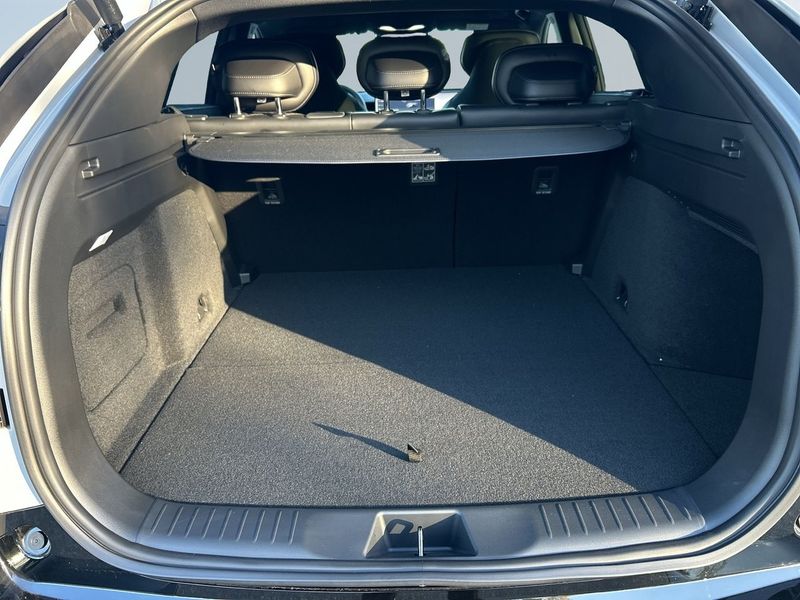 Mazda CX-6e bild 12