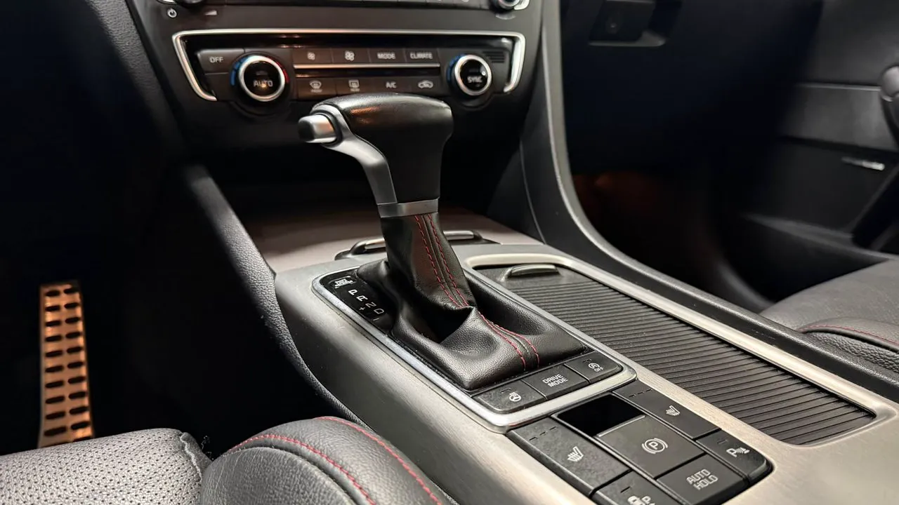 Vehicle image 18