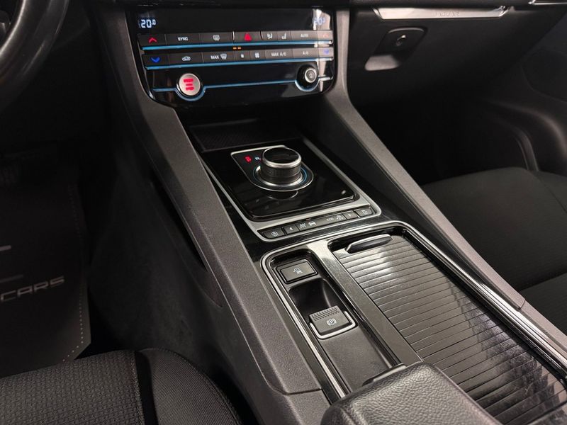 Jaguar F-Pace bild 5