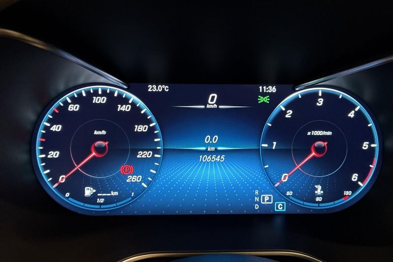 Mercedes GLC220 bild 12