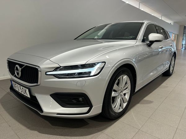 Volvo V60 D4 Momentum Advanced Edition / Dragkrok / Navigation / Backkamera / - 2020
