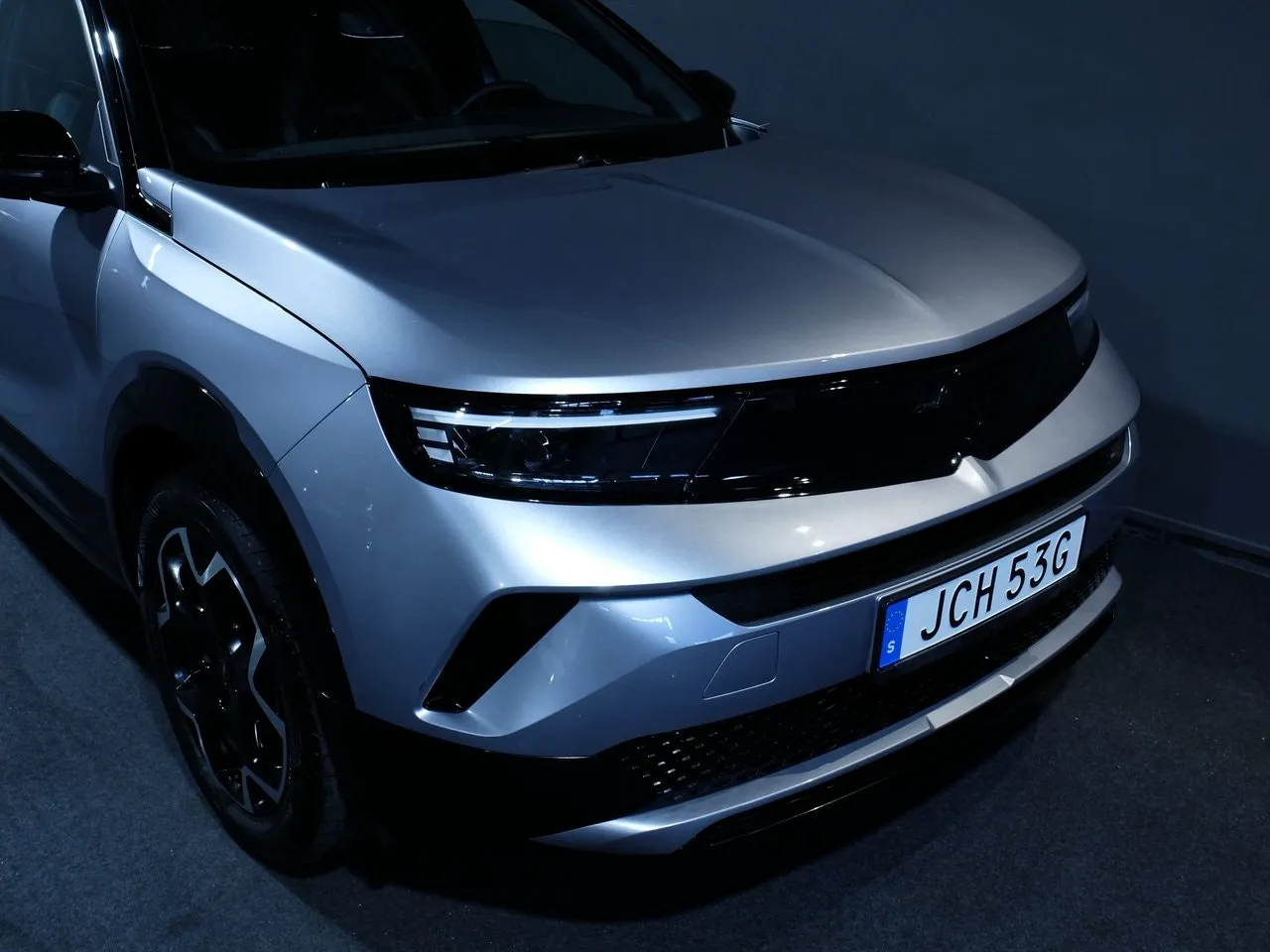 Vehicle image 4