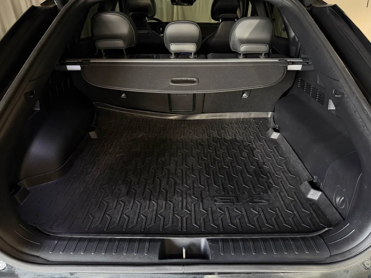 Vehicle image 18
