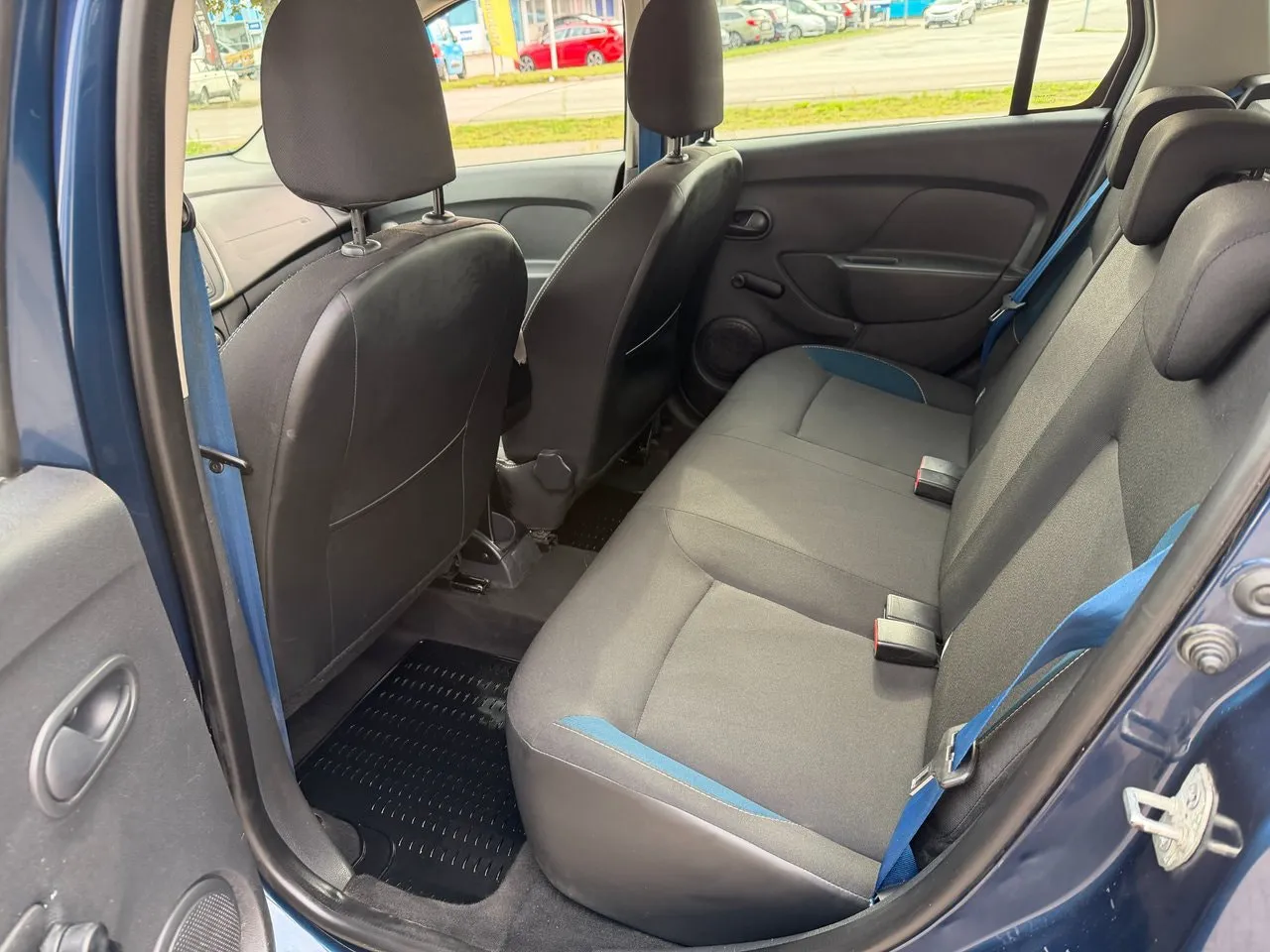 Vehicle image 14