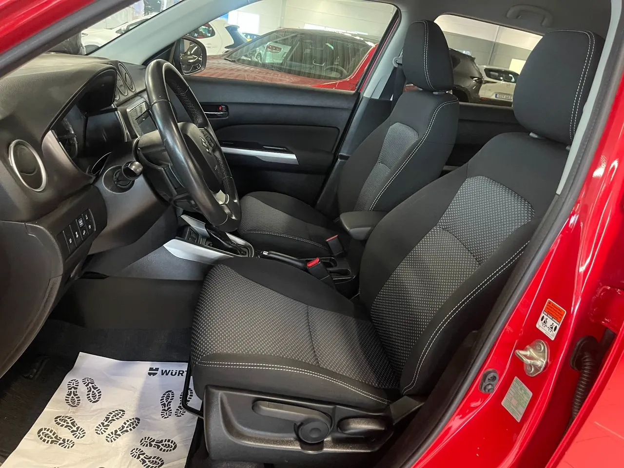Vehicle image 7