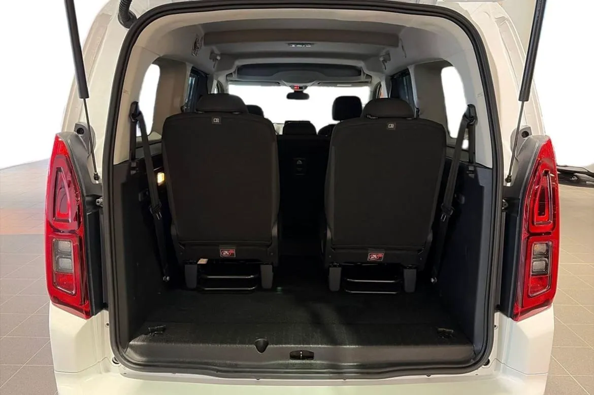 Vehicle image 20
