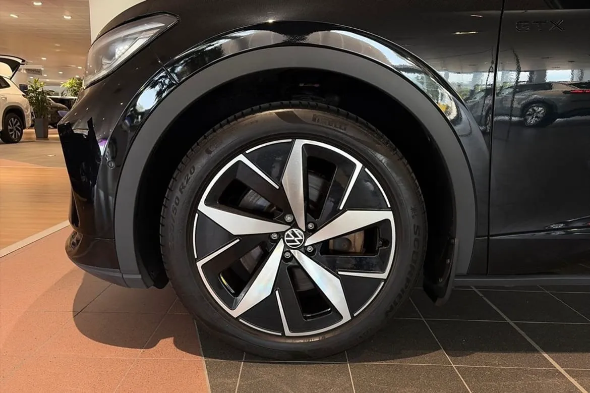 Vehicle image 20