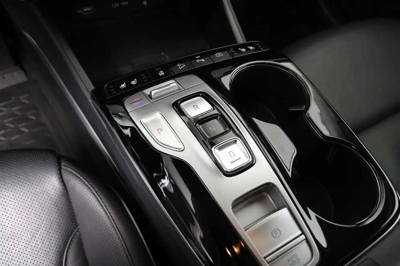 Vehicle image 24