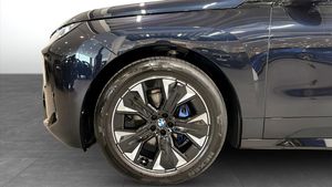 BMW iX bild 9