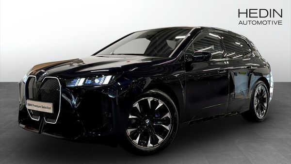 BMW iX xDrive60 M sport B&W Panosky Soft close Ventilerade - 2026