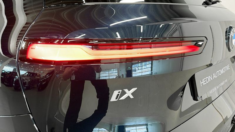 BMW iX bild 12