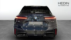BMW iX bild 7