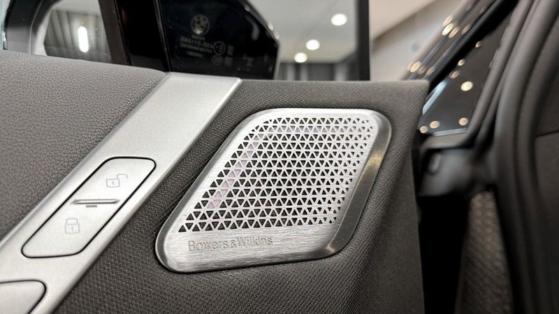BMW iX bild 14