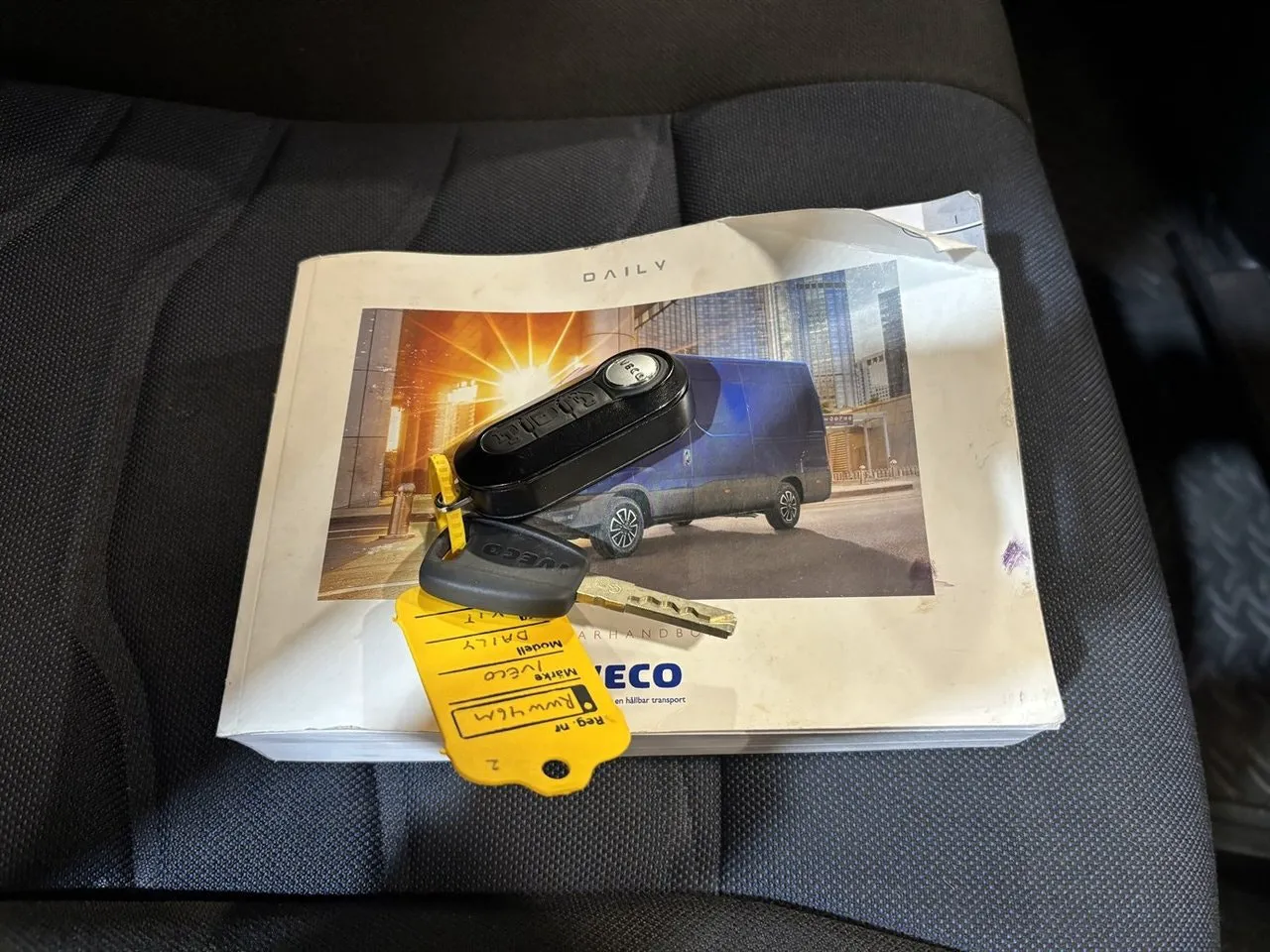 Vehicle image 21