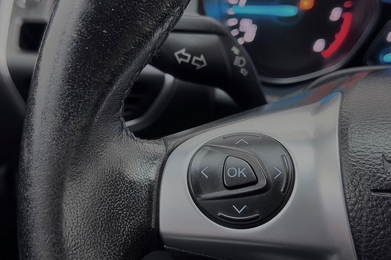 Ford Kuga bild 18