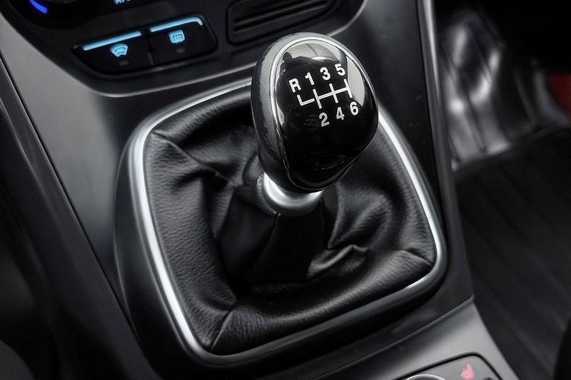 Ford Kuga bild 24