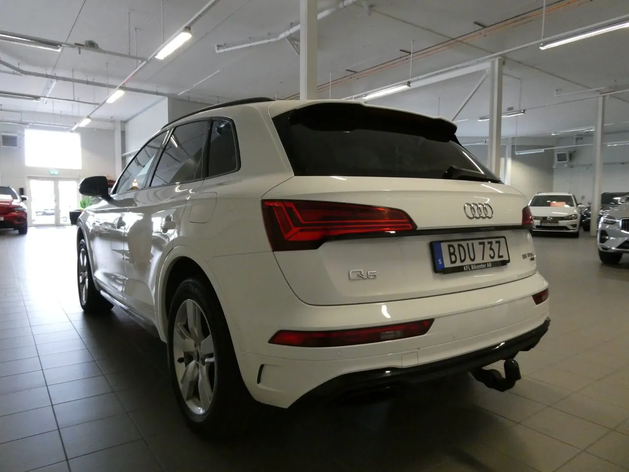 Vehicle image 11