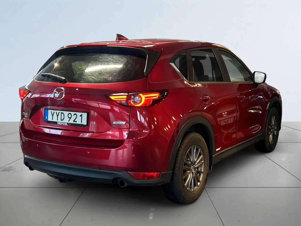 Vehicle image 5