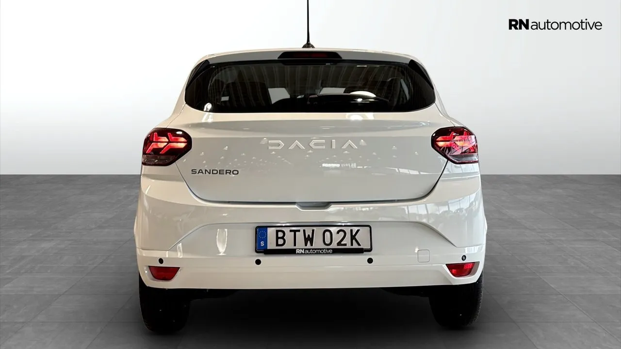 Vehicle image 5