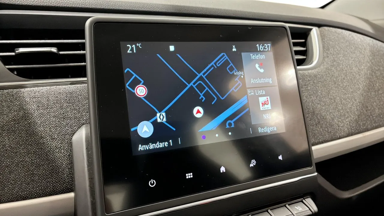 Vehicle image 18