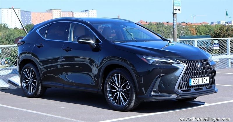 Lexus NX bild 2