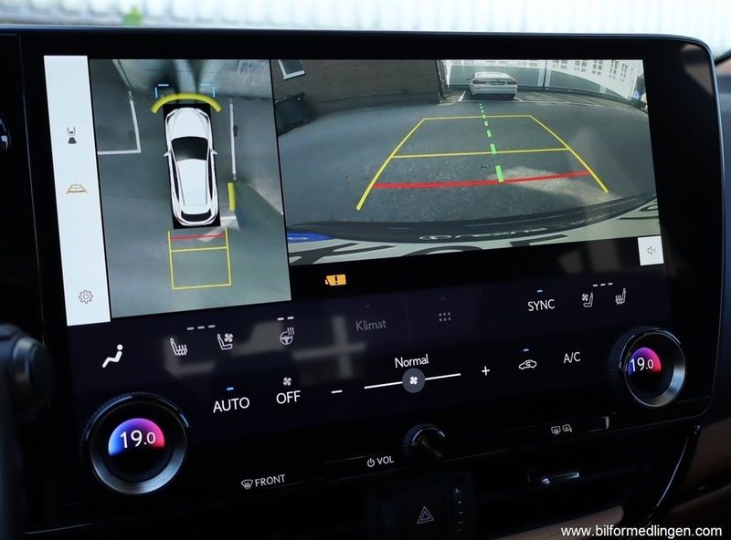 Lexus NX bild 15