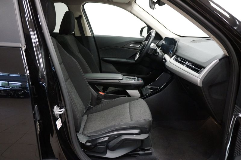 BMW iX1 bild 12