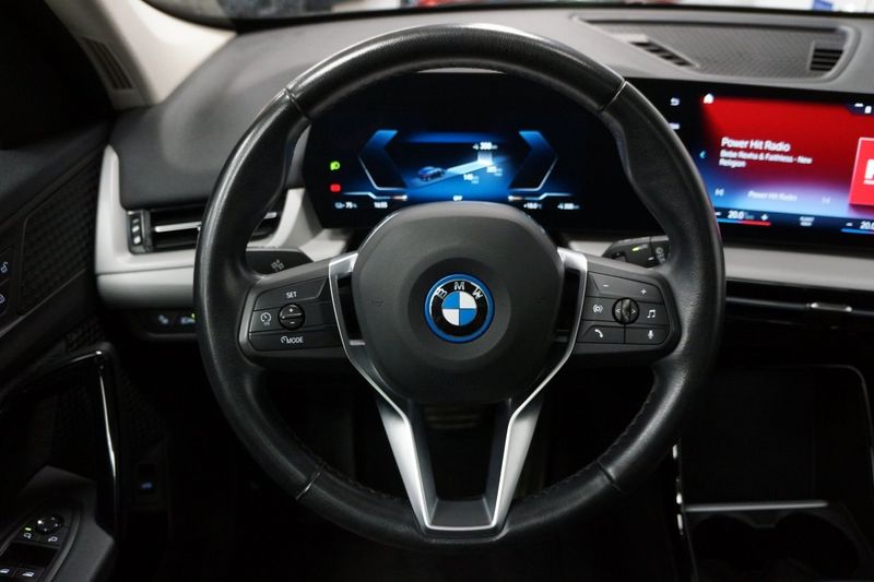 BMW iX1 bild 11