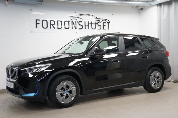 BMW iX1 xDRIVE30 306HK | SVENSKSÅLD - 2024