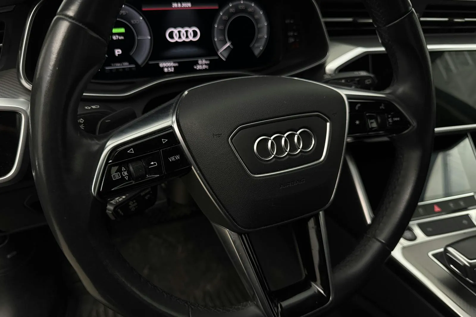 Vehicle image 15