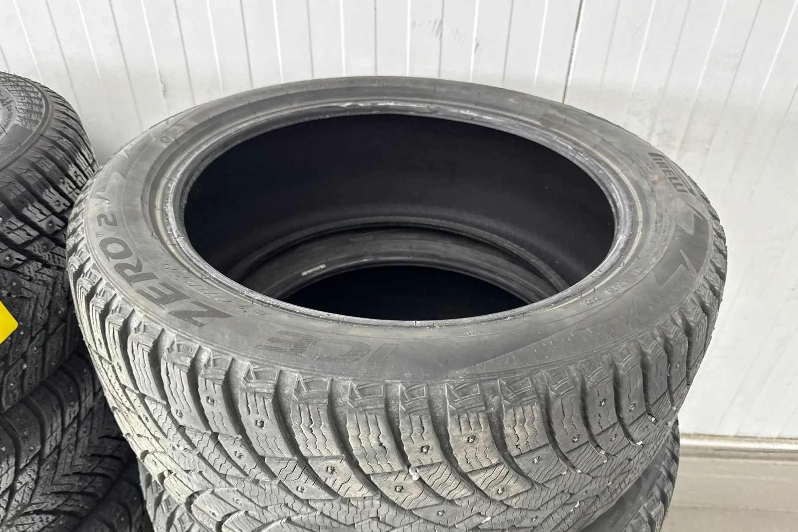 Vehicle image 20