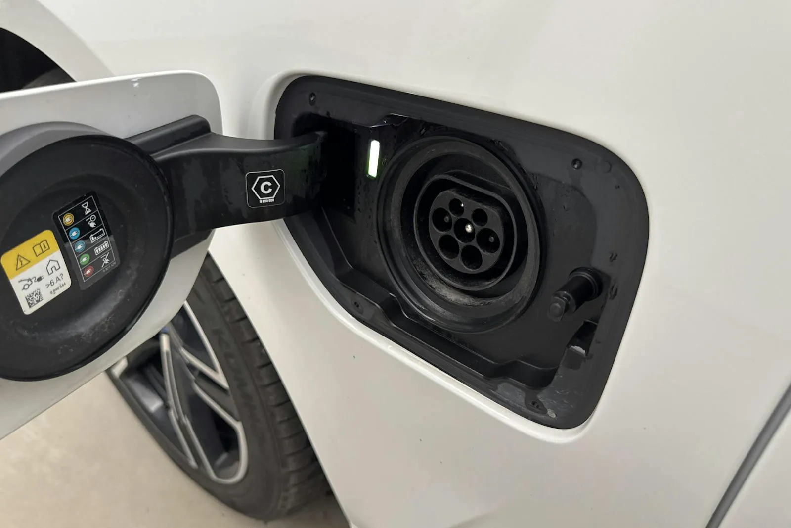 Vehicle image 18