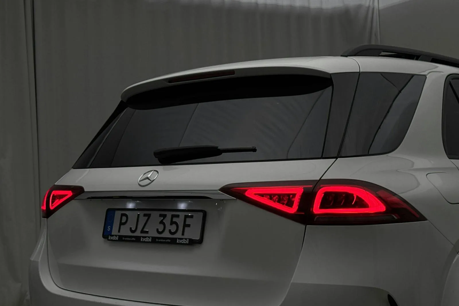 Vehicle image 21