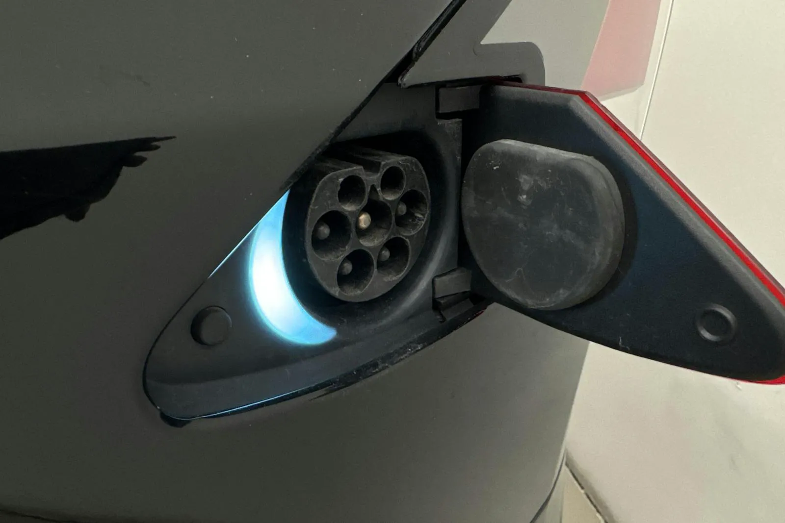 Vehicle image 23