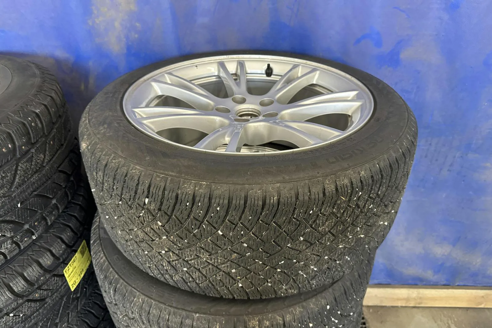Vehicle image 18