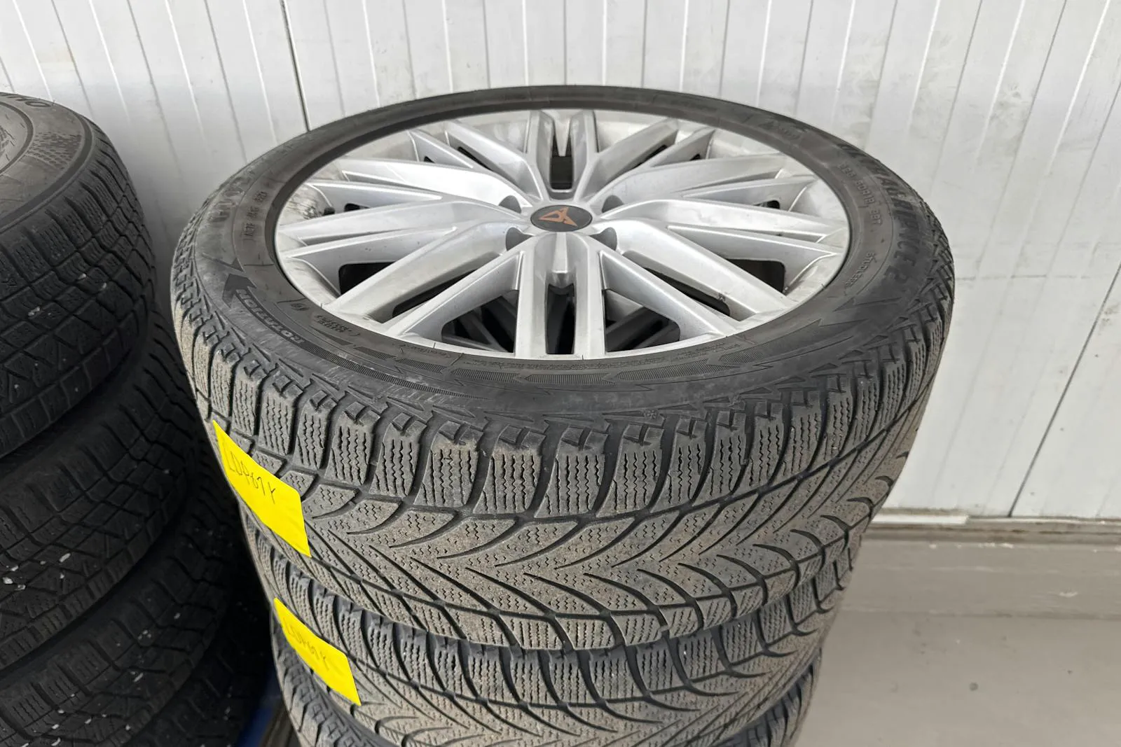 Vehicle image 17