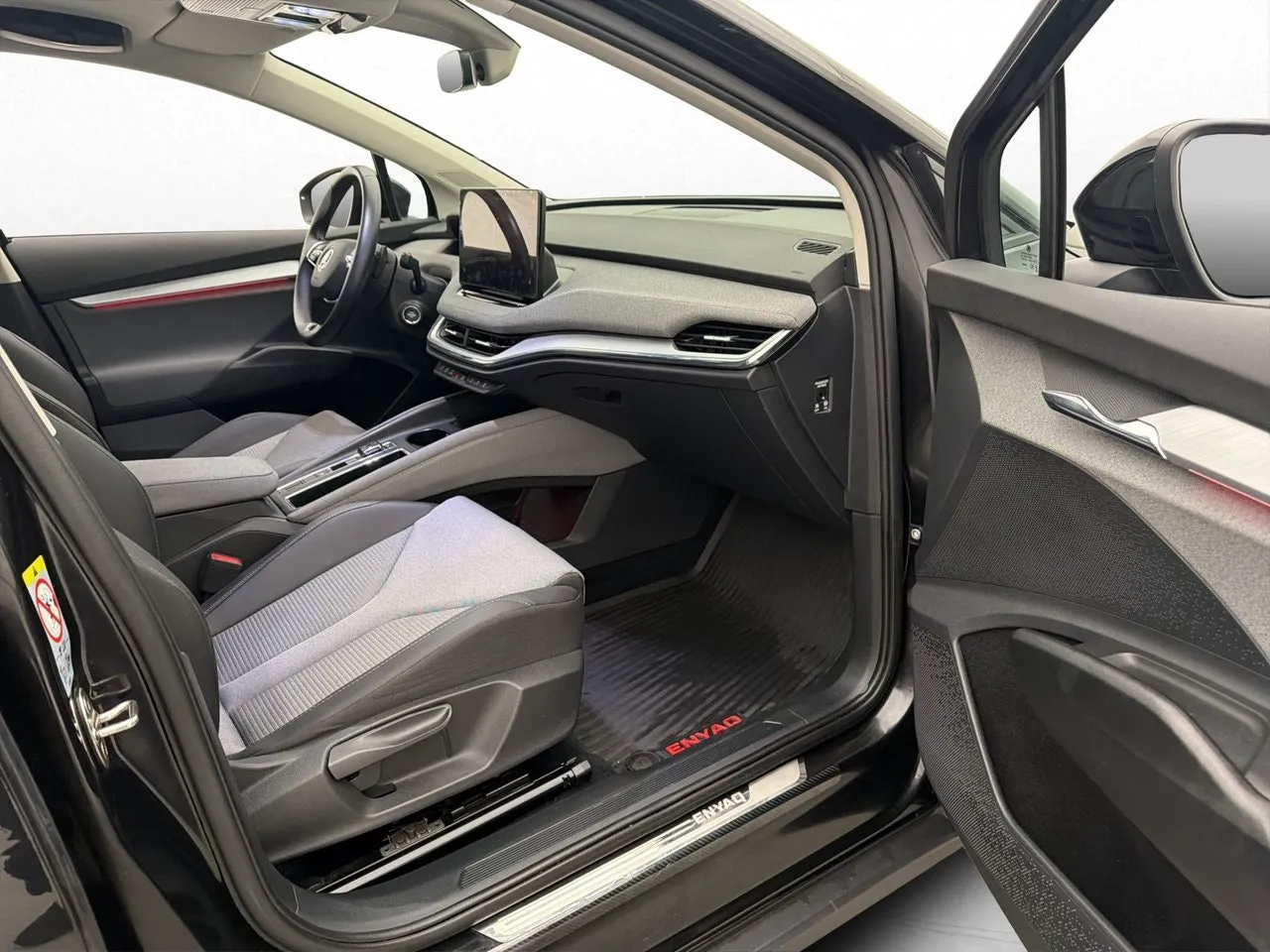 Vehicle image 25