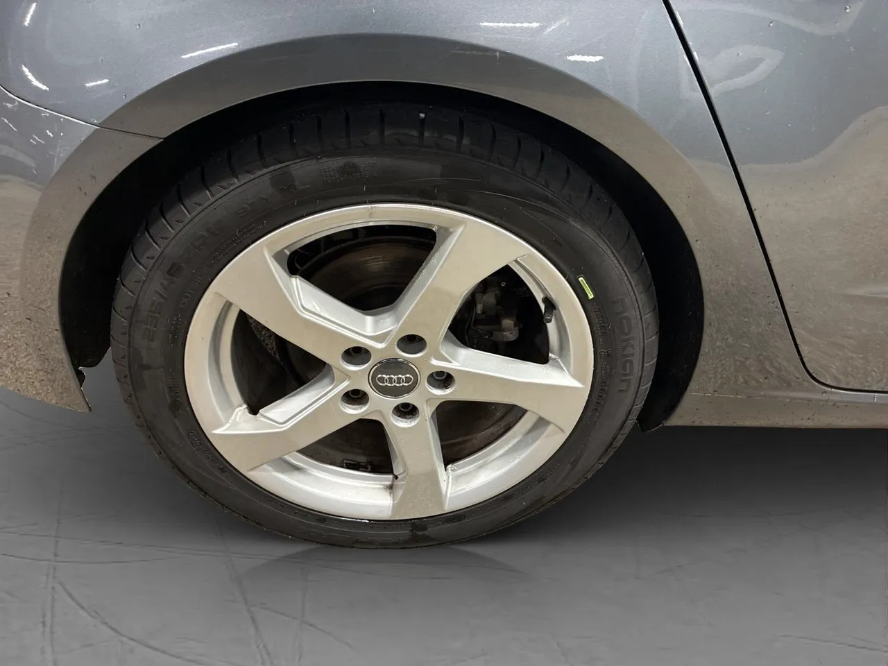 Vehicle image 31
