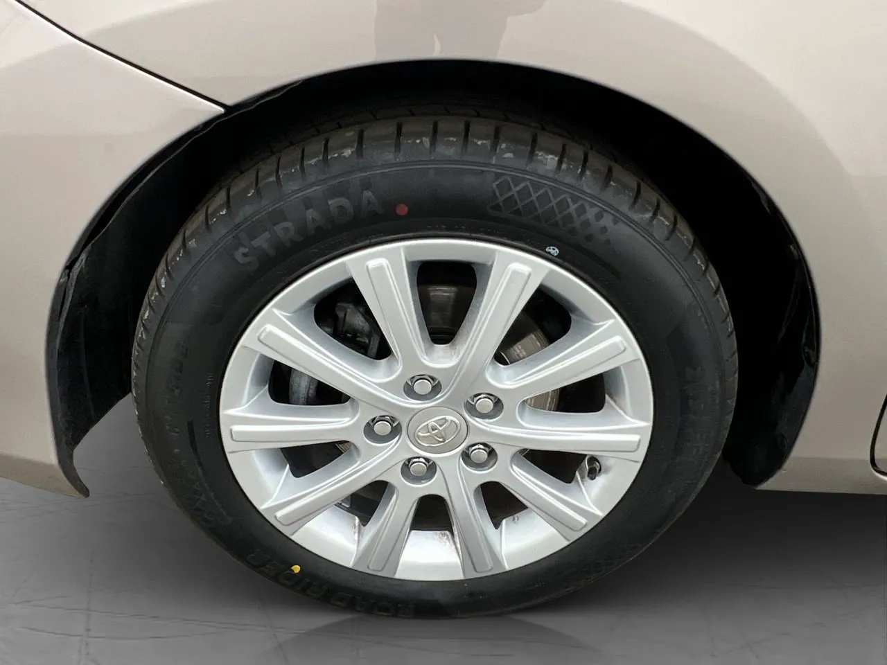 Vehicle image 25