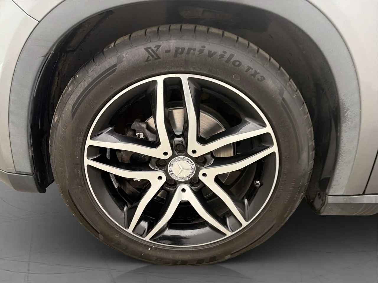 Vehicle image 23