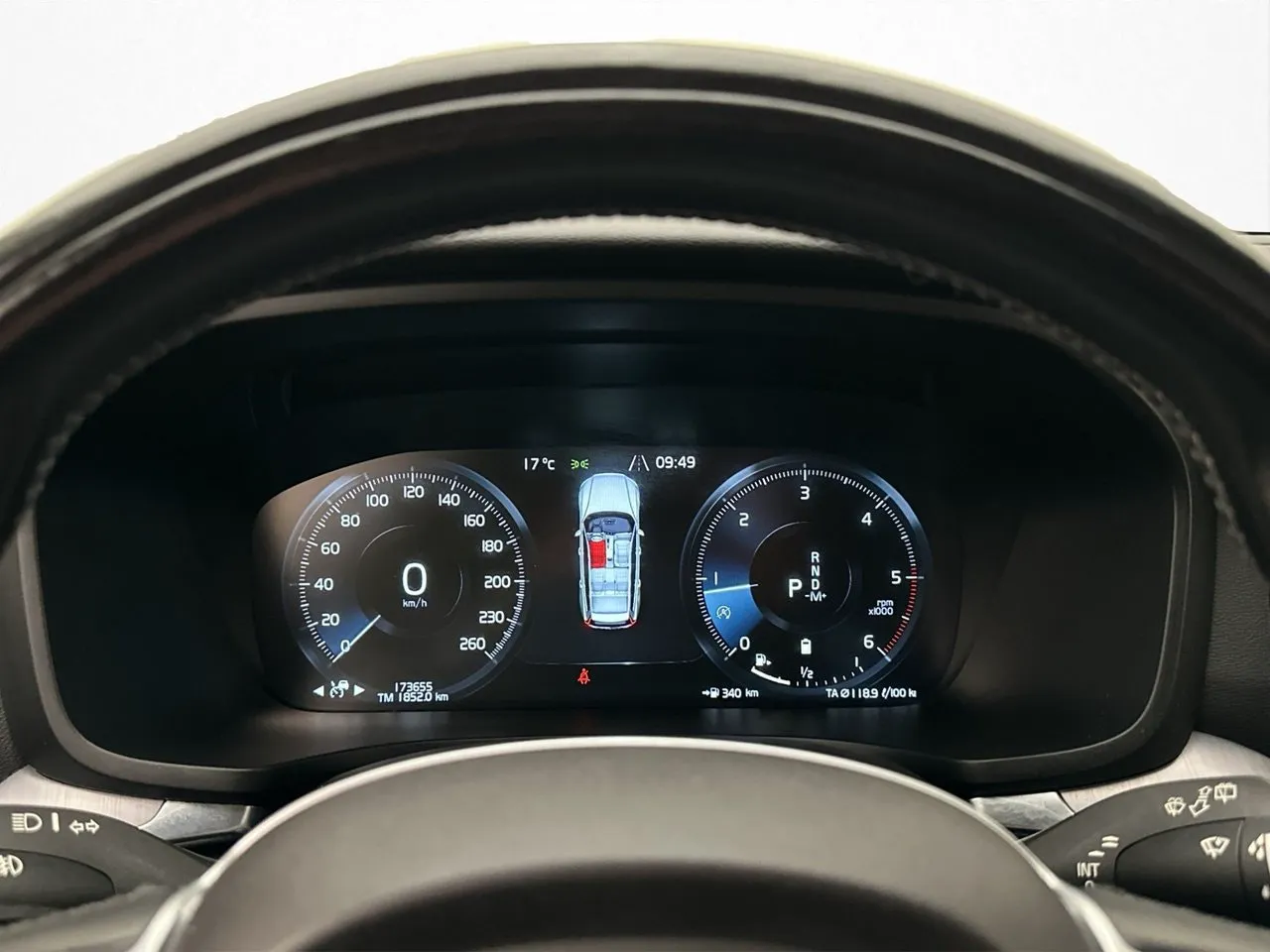 Vehicle image 15
