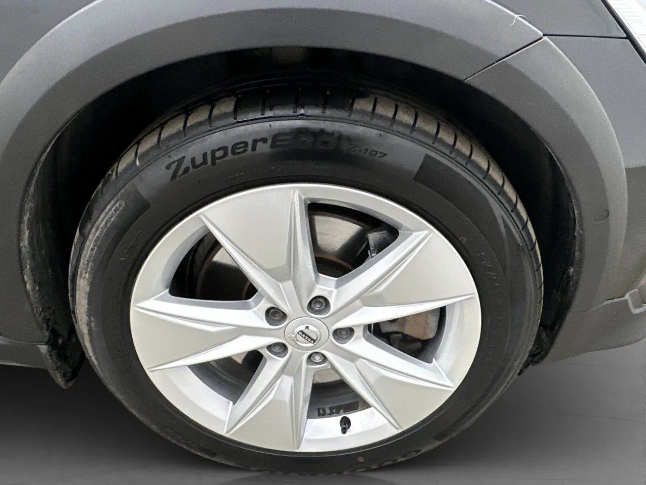 Vehicle image 34