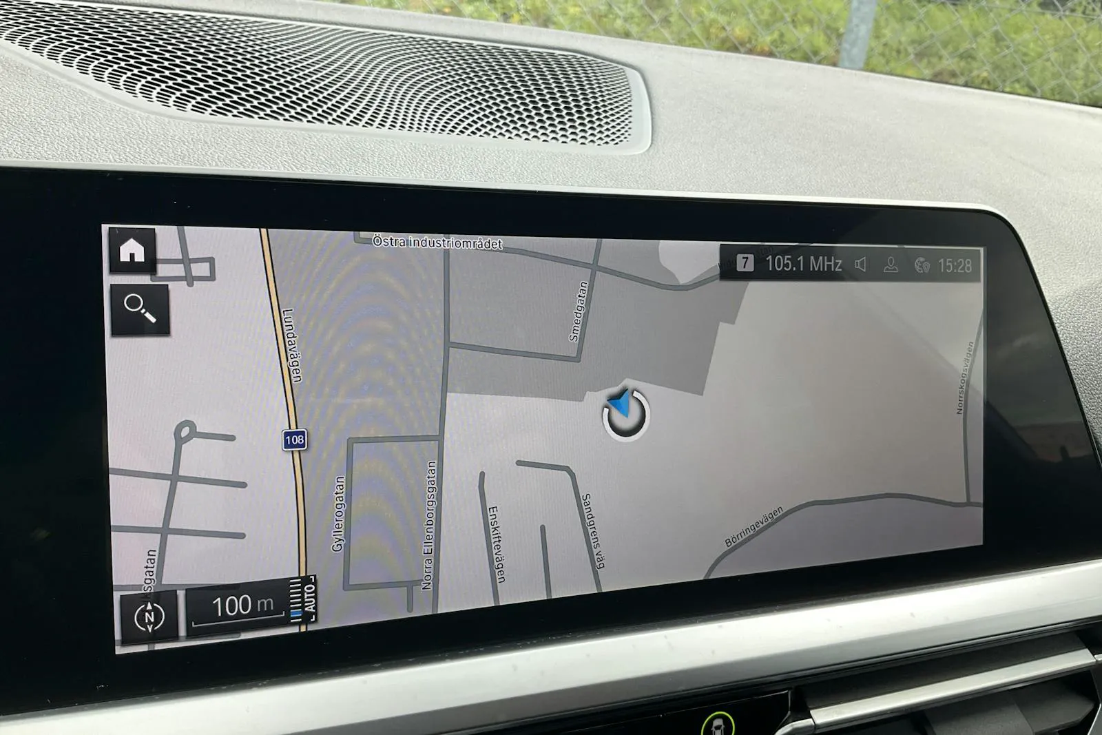 Vehicle image 14