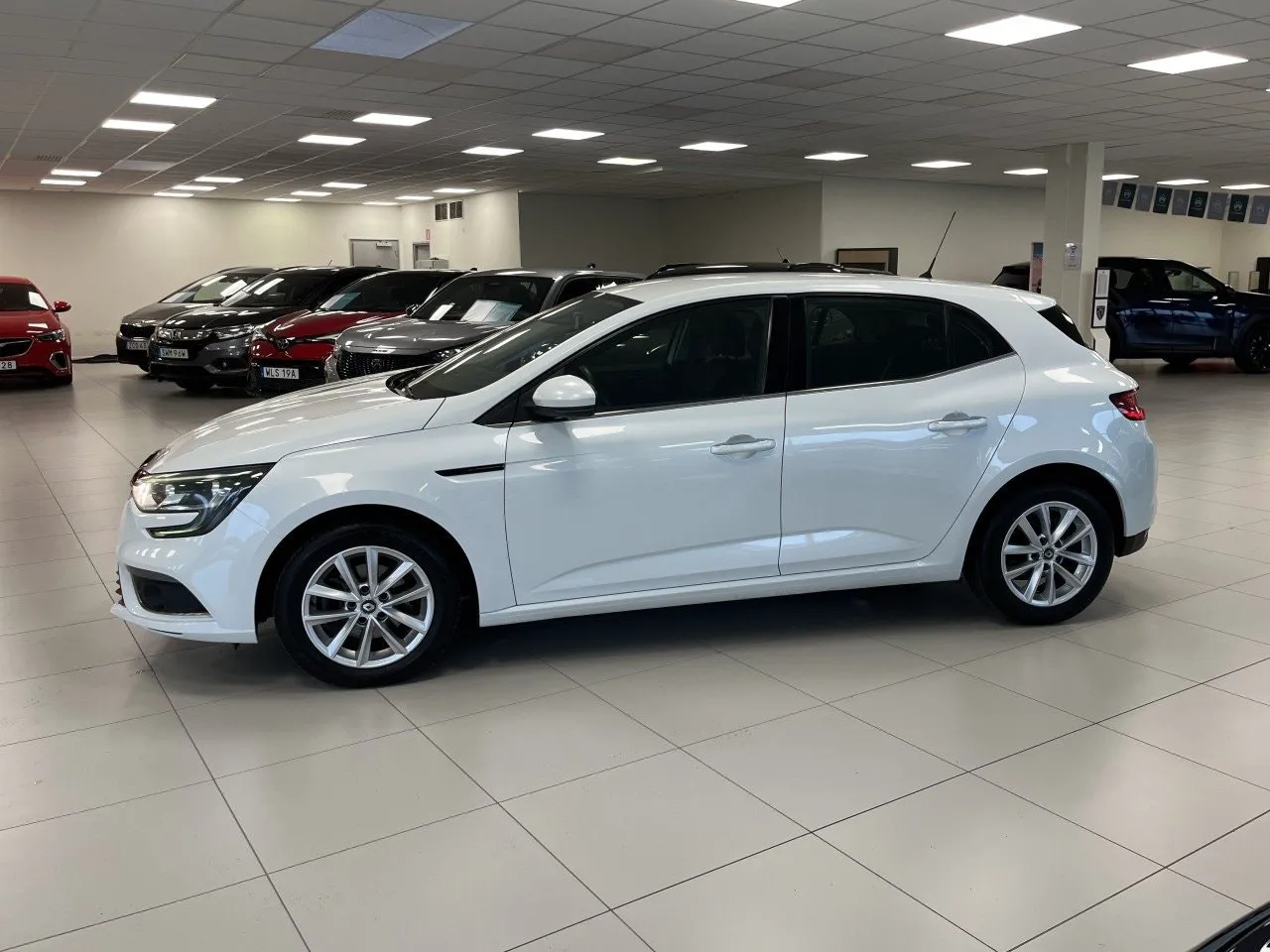 Vehicle image 3
