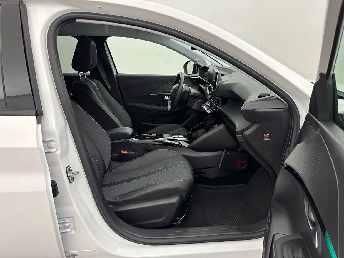 Vehicle image 21