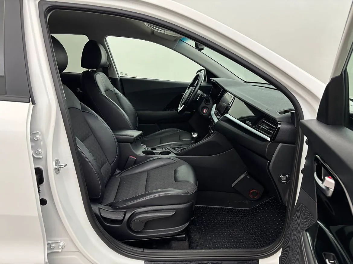 Vehicle image 22